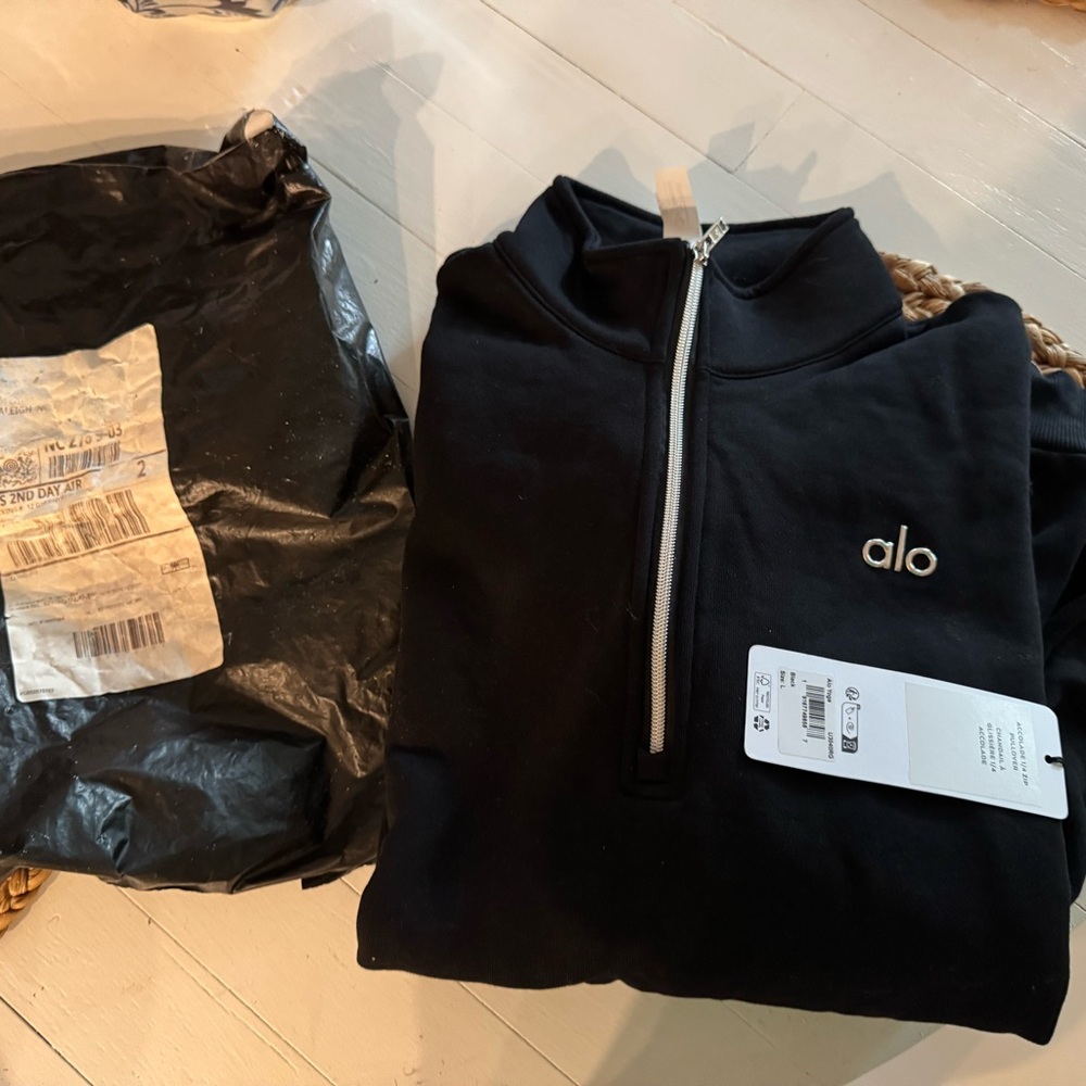 ALO Yoga Men's Zip Up Black Sweater